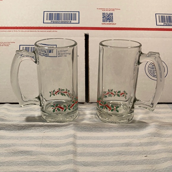 Libbey Other - Vintage Libbey Christmas holly berry beer mugs / steins - set of 2